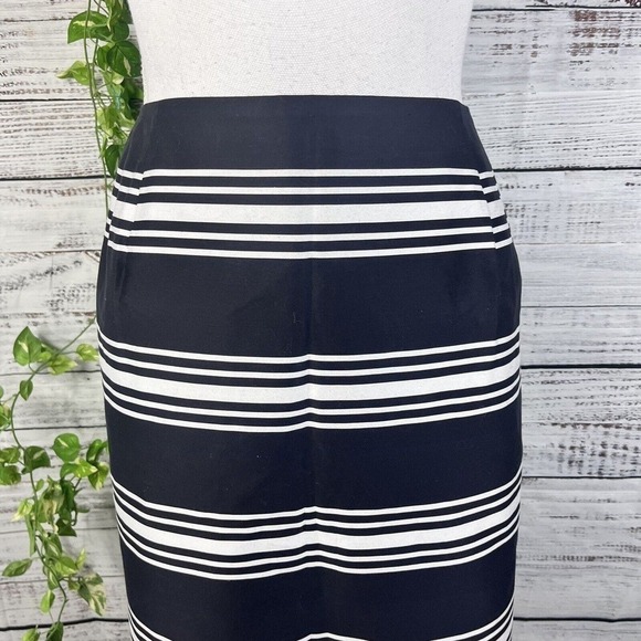 Talbots Skirt size 14 Pet Black White Striped Straight Church Career Above Knee - Picture 3 of 11